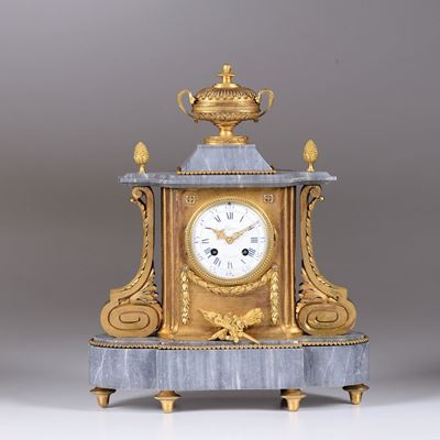 Pendola Napoleone III in Marmo Grigio e Bronzo Dorato, Francia, Lepine a Paris, XIX Secolo