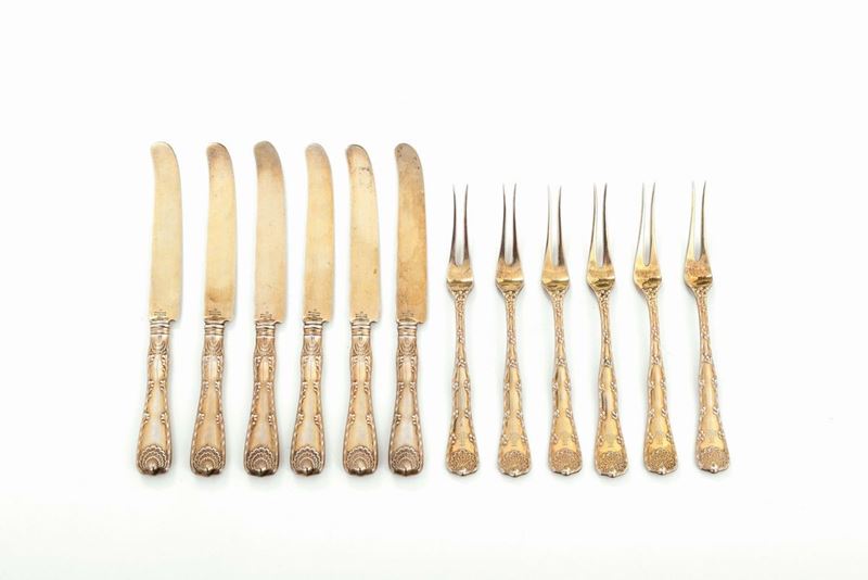 Sei forchette e sei coltelli da dessert in argento sterling dorato Tiffany, USA fine XIX secolo  - Asta Argenti da Collezione - Cambi Casa d'Aste