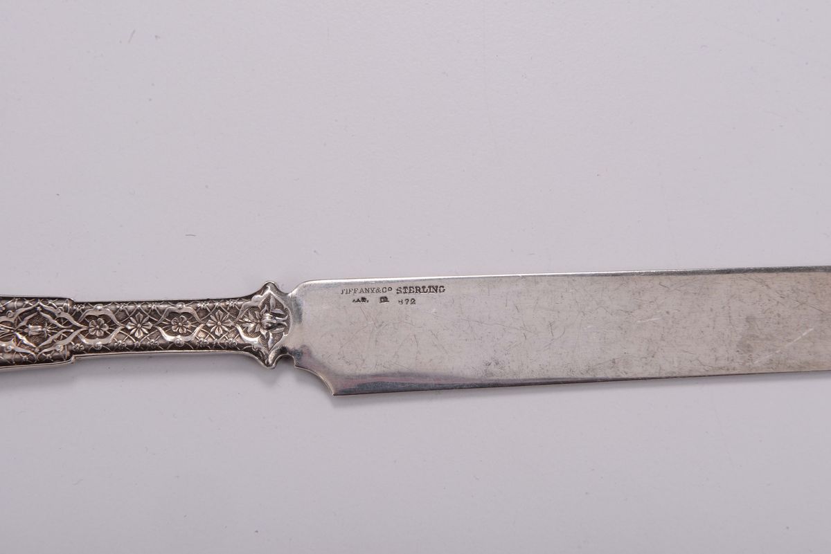 Cinque Cucchiai e un Coltello in Argento Sterling Cesellato Tiffany, Usa 1856-1859