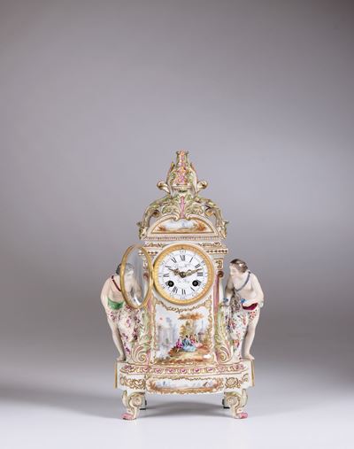 Pendola da Tavolo Napoleone III in Porcellana Capodimonte Dipinta, Leroy, Francia XIX Secolo