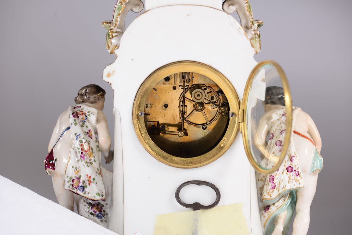 Lotto di Due Orologi in Porcellana Policroma, XIX Secolo