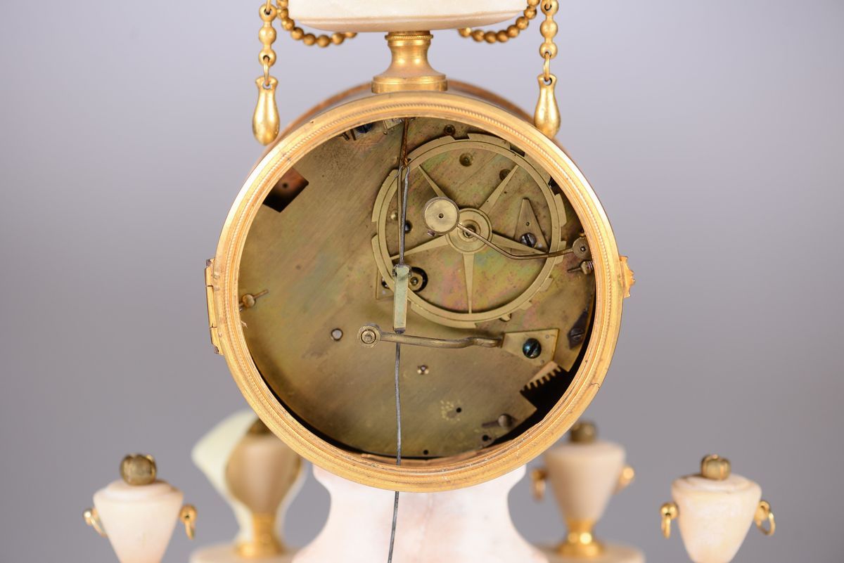 Pendola a Portico Luigi XVI in Marmo e Bronzo Dorato, Warnler, Francia Fine XVIII Secolo