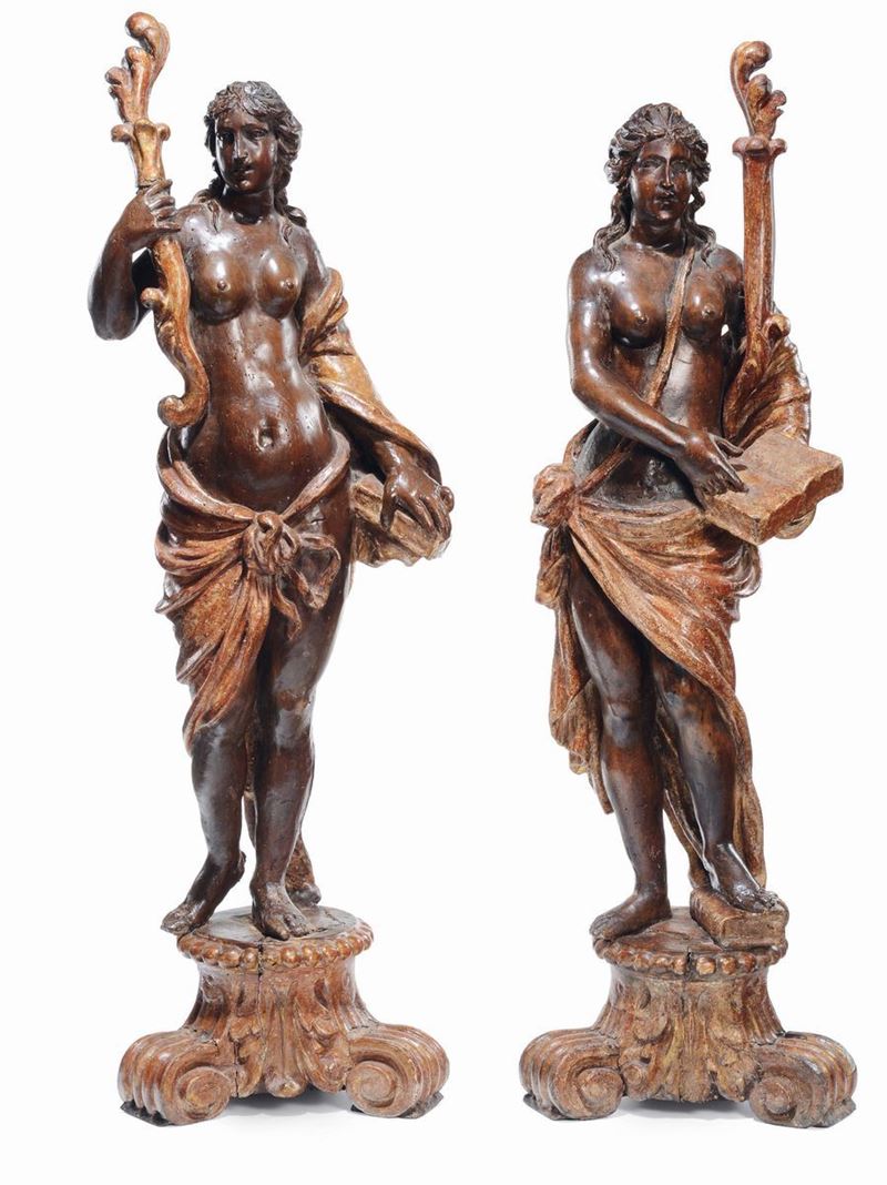 Coppia di sculture raffiguranti figure femminili, XVIII secolo  - Asta Importanti Arredi e Oggetti d'Arte - Cambi Casa d'Aste