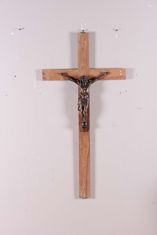 Cristo in bronzo su croce lignea, XIX-XX secolo