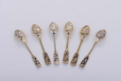 Lotto di Sei Piccoli Cucchiai in Argento Dorato e Nielli, Mosca 1850-1851