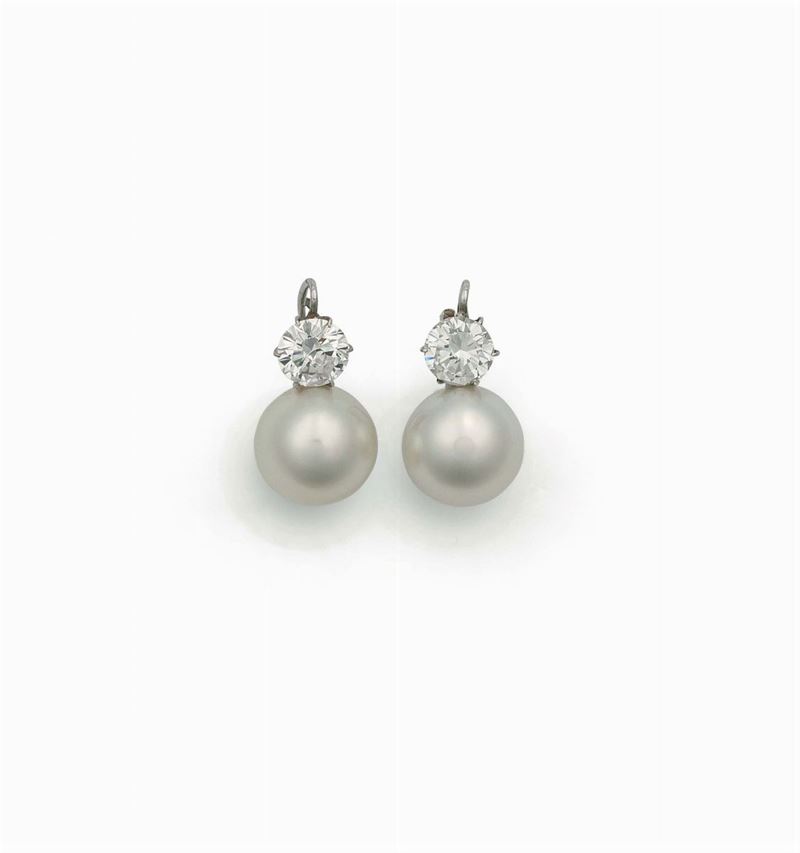 Pair of cultured pearl and brilliant-cut diamond earrings  - Auction Fine Jewels - Cambi Casa d'Aste