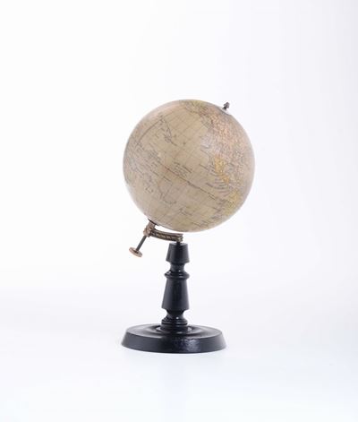 Globo Terrestre da Tavolo “edizioni Bolis – Bergamo”. Italia 1920 Circa