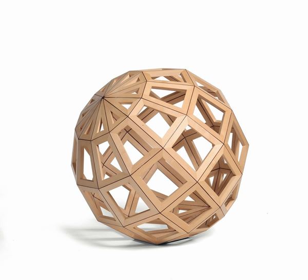 Pseudo sfera poliedrica vuota a 72 facce, in legno di acero con filetto di paduk