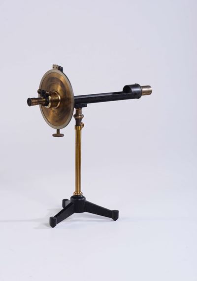 Saccarimetro - Polarimetro Firmato:” E.d Lutz Opticien – Paris”, ed in Basso: ” H. Duplovich Et E...