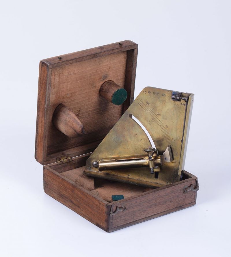 Inclinometro da geodesia  da marcato: G.F. 10 – 416 – 1882.  - Asta Arte Marinara e Strumenti Scientifici - Cambi Casa d'Aste