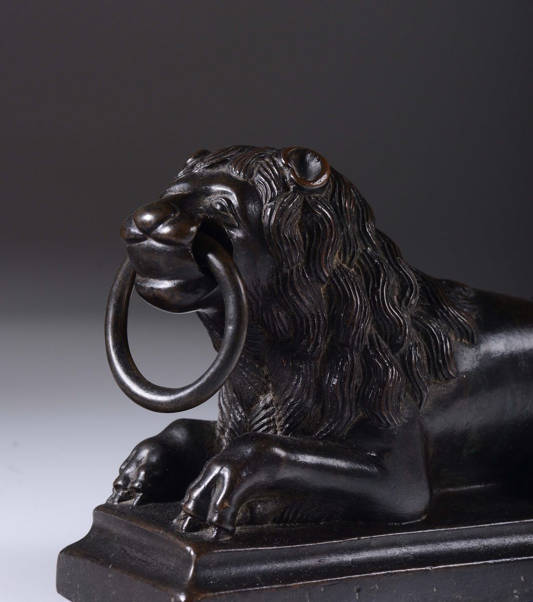 Leone in Bronzo Fuso e Cesellato, Arte Tedesca del XVI Secolo