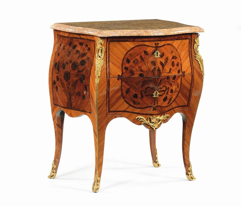 Piccolo comò a due cassetti in stile Luigi XV intarsiato in bois de violette su fondo in bois de rose, XIX secolo  - Asta Antiquariato - Cambi Casa d'Aste