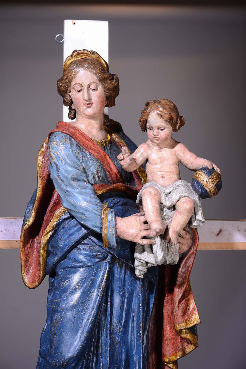 Scultura in Legno Policromo Rappresentante Madonna con Bambino, Scultore Bavarese o Austriaco del...