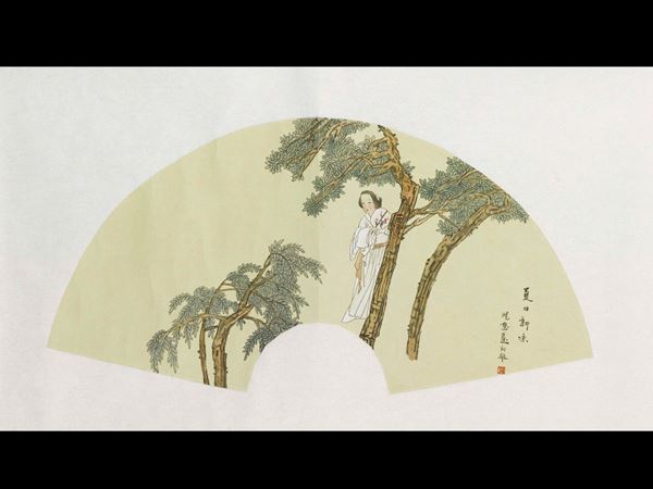 Due ventagli su carta dipinti raffiguranti uno passerotti su ramo fiorito e l'altro Guanyin con iscrizione, Cina, XX secolo