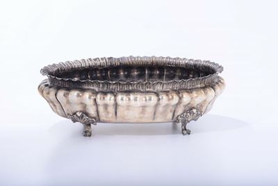 Centrotavola Ovale in Argento con Piedini a Volute, XX Secolo