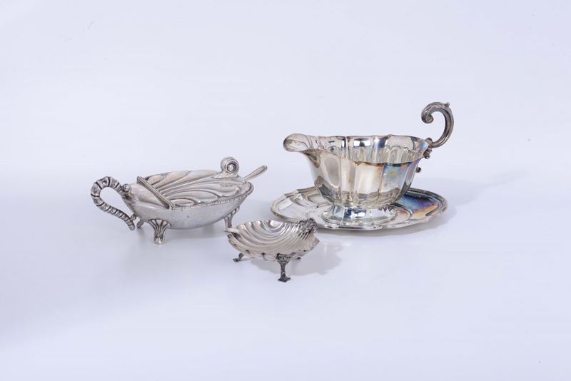 Formaggiera, salsiera e conchiglia in argento  - Auction Fine Art - Cambi Casa d'Aste