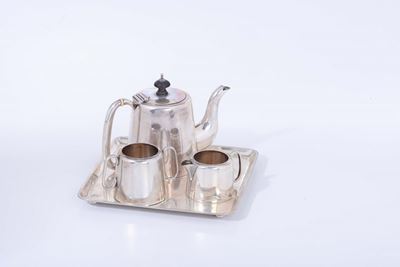 Servito da Caffè in Argento Composto da Tre Pezzi e Vassoio Quadrato in Argento