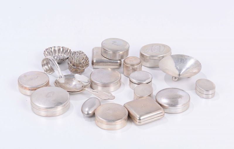 Lotto misto di scatoline in argento  - Asta Antiquariato - Cambi Casa d'Aste