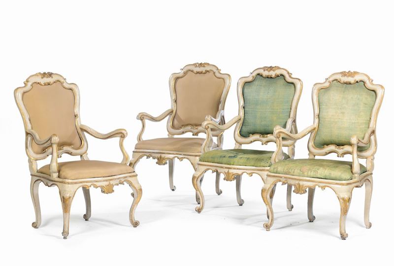 Quattro poltrone Luigi XV in legno laccato bianco con profili dorati, Venezia XVIII secolo  - Asta Antiquariato - Cambi Casa d'Aste