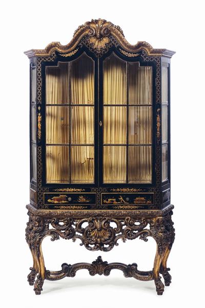 Vetrina a Due Ante in Legno Laccato e Dorato, Inghilterra XIX Secolo
