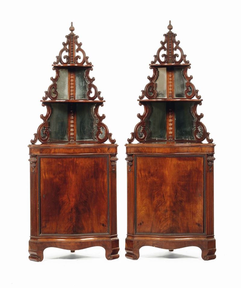Coppia di angoliere in mogano, prima metà XIX secolo  - Auction Fine Art - Cambi Casa d'Aste