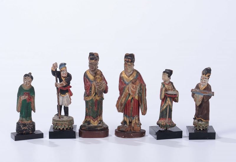 Sei statuine in legno laccato e dorato raffiguranti figure orientali, Piemonte XVIII secolo  - Auction Asta a Tempo Antiquariato - II - Cambi Casa d'Aste