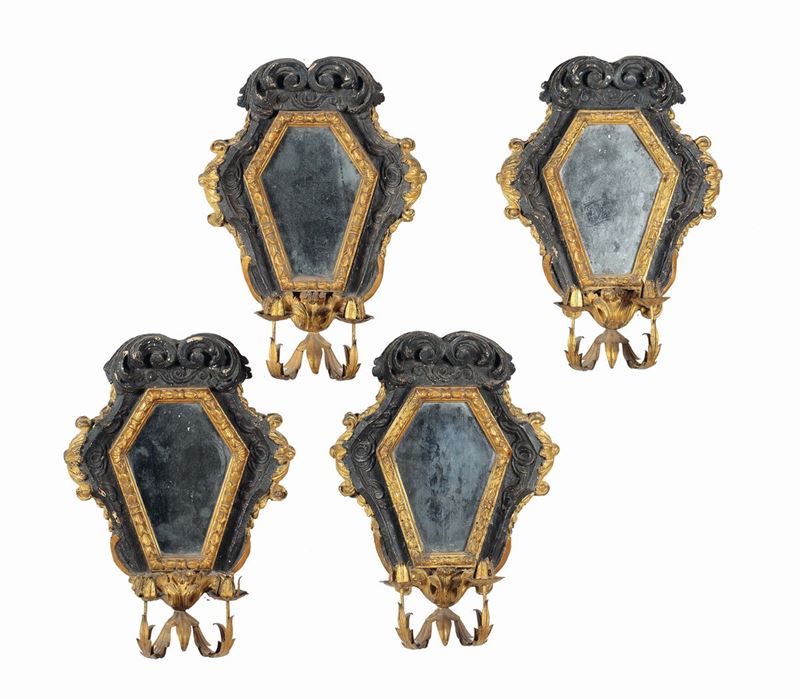 Quattro ventoline a due bracci in legno intagliato, dorato e laccato, XVIII secolo  - Auction Fine Art - Cambi Casa d'Aste