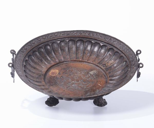 Antico bacile in rame a due manici