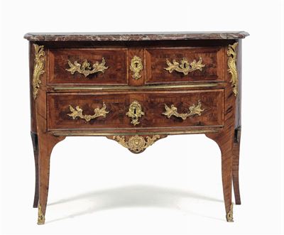 Commode Luigi XV a Tre Cassetti Interamente Lastronata, Francia XVIII Secolo