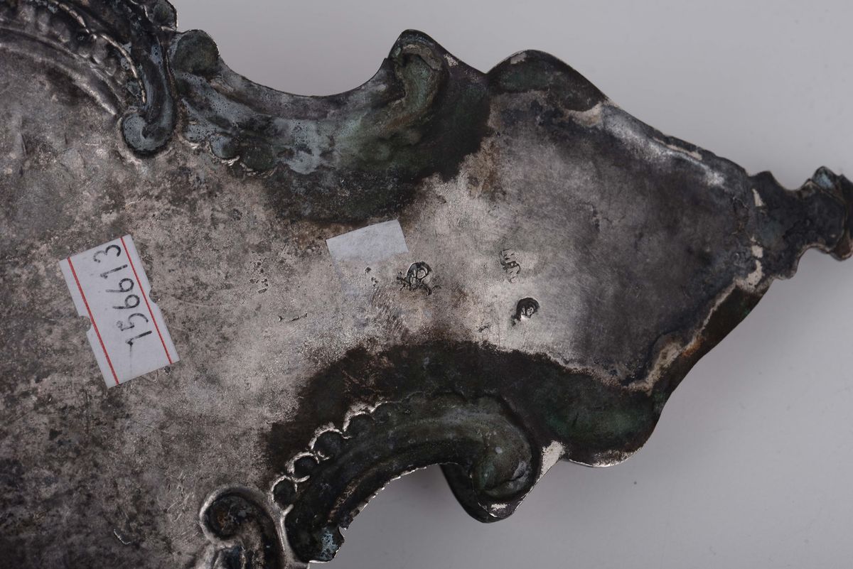 Coppia Acquasantiere a Specchio in Argento Sbalzato, Venezia Seconda Metà del XVIII Secolo, Argen...