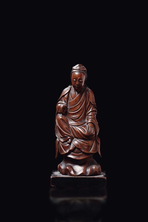 Figura di saggio seduto su roccia scolpito in bamboo, Cina, Dinastia Qing, XVIII secolo