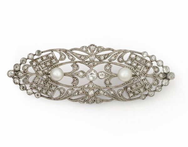 Platinum brooch set with pearls and diamonds