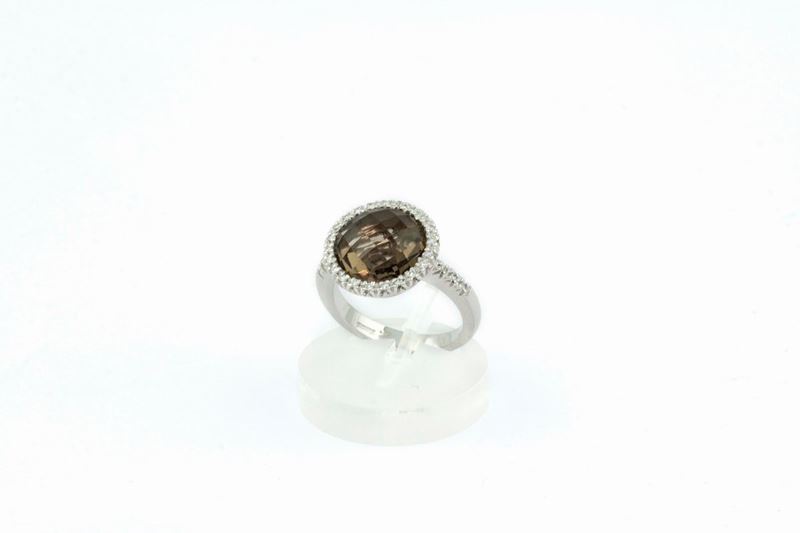 Smoky quartz and diamond cluster ring  - Auction Jewels Timed Auction - Cambi Casa d'Aste
