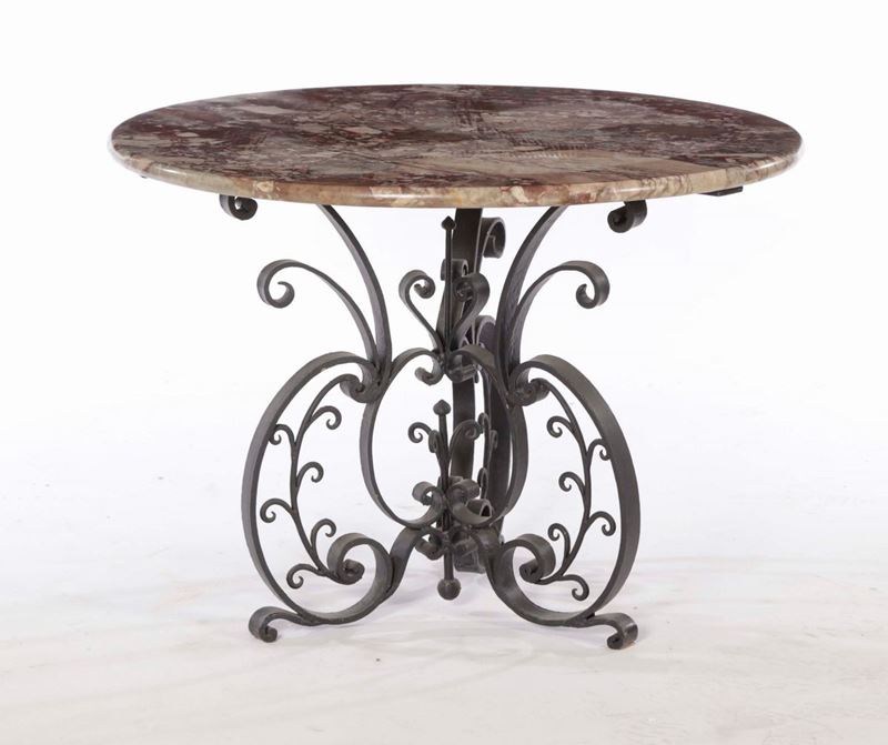 Tavolino con base in ferro e piano in marmo circolare  - Asta Asta a Tempo Antiquariato - II - Cambi Casa d'Aste