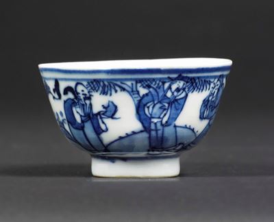Tazzina in Porcellana Bianca e Blu con Personaggi, Cina, Dinastia Qing, XIX Secolo