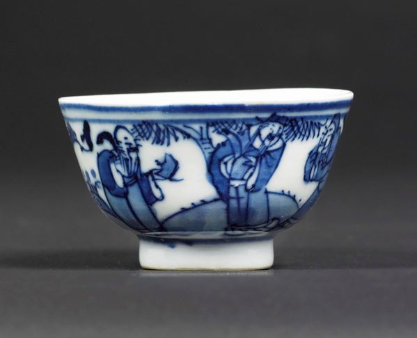 Tazzina in porcellana bianca e blu con personaggi, Cina, Dinastia Qing, XIX secolo