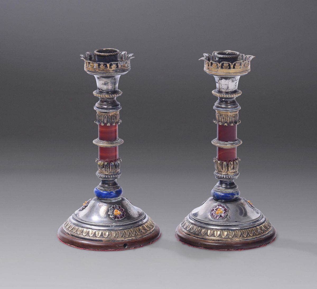 Complesso di Argenti : Cofanetto, Coppia di Candelieri, 4 Portaritratti (argentiere Stefani Bolog...