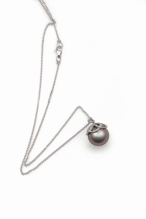 Diamond and grey pearl pendant
