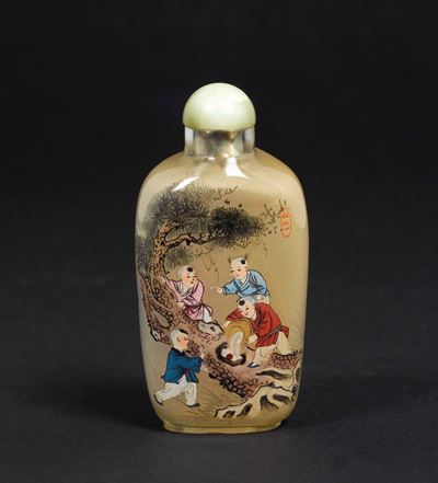Snuff Bottle in Vetro Dipinto con Fanciulli che Giocano e Firma, Cina, Repubblica, XX Secolo