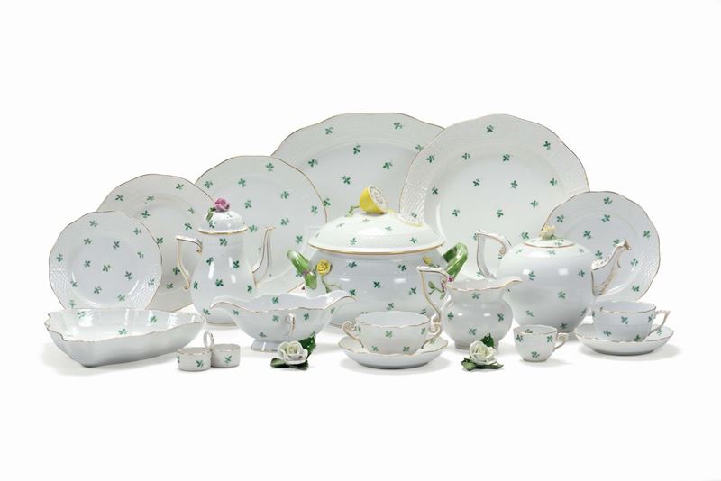 A porcelain dinner service, Herend, circa 1920  - Auction Majolica and porcelain from the 16th to the 19th century - Cambi Casa d'Aste