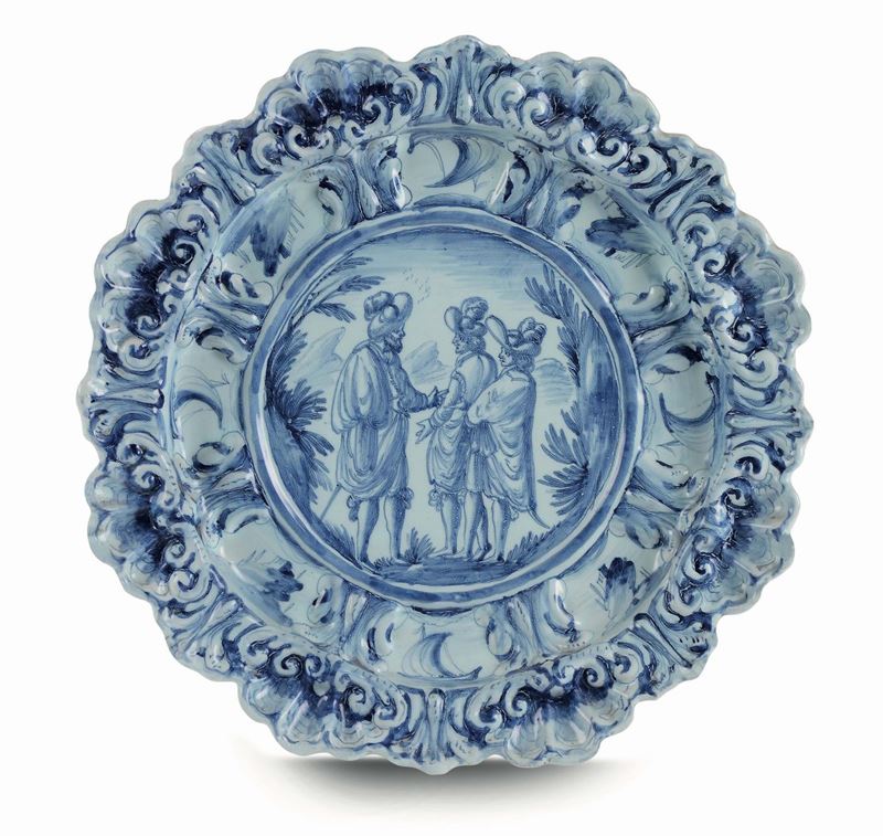 A large maiolica dish, Savona, crest-mark, 17th-18th century  - Auction Majolica and porcelain from the 16th to the 19th century - Cambi Casa d'Aste
