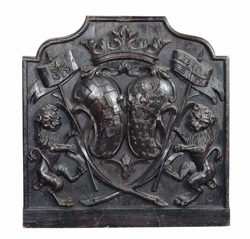 Stemma nobiliare in legno intagliato, XVIII-XIX secolo  - Asta Asta a Tempo Scultura - Cambi Casa d'Aste