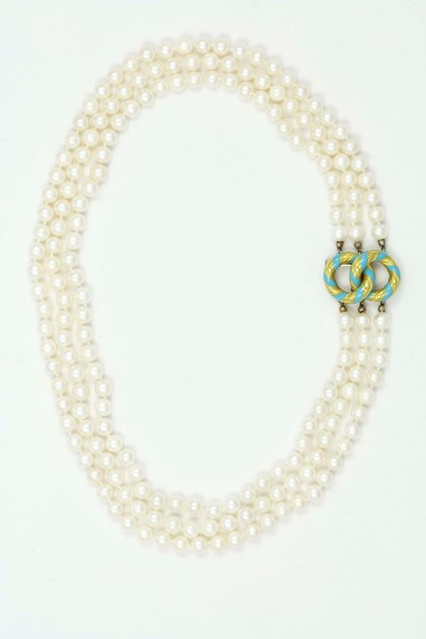 Cultured pearl necklace with enamel and gold clasp