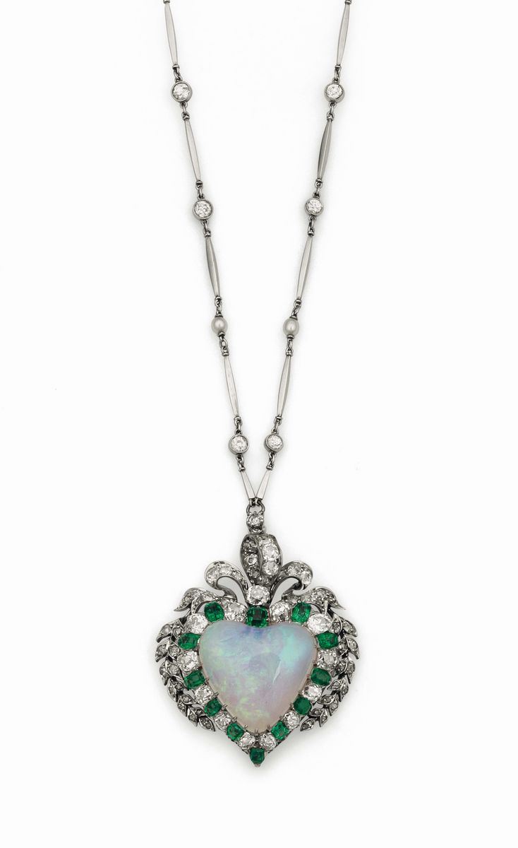 Heart-shaped opal, diamond and emerald pendant set in platinum   - Auction Fine Jewels - Cambi Casa d'Aste