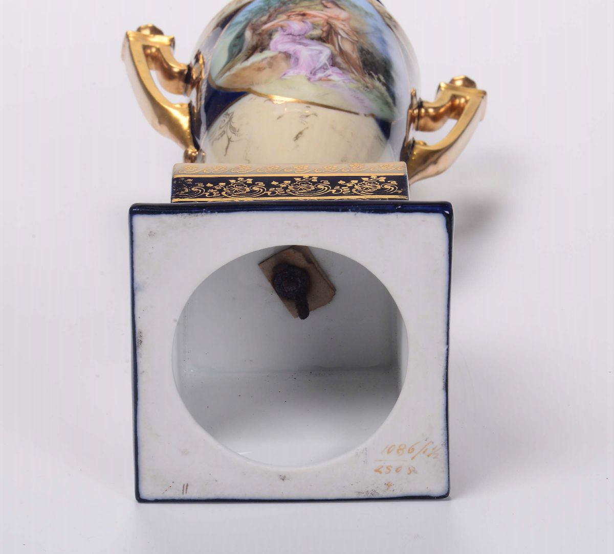 Vaso in Porcellana Policroma con Coperchio, XIX Secolo
