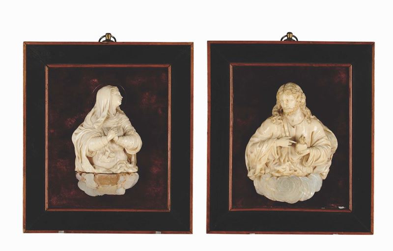 Figure di Cristo e Madonna in altorilievo, avorio, Italia meridionale fine XVII-inizi XVIII secolo  - Asta Scultura e Oggetti d'Arte - Cambi Casa d'Aste