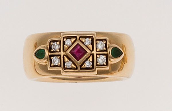 Ring with fire opal, diamonds and emeralds set in yellow gold