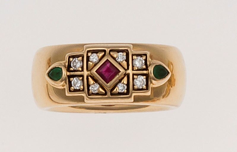 Ring with fire opal, diamonds and emeralds set in yellow gold  - Auction Fine Jewels - Cambi Casa d'Aste