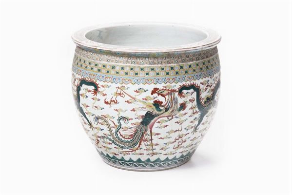 Cachepot in porcellana a smalti policromi con raffigurazione di drago e fenice, Cina, Dinastia Qing, XIX secolo