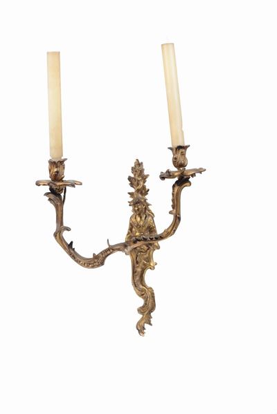 Coppia di Appliques Luigi XV in Bronzo Dorato a Due Luci, XVIII Secolo